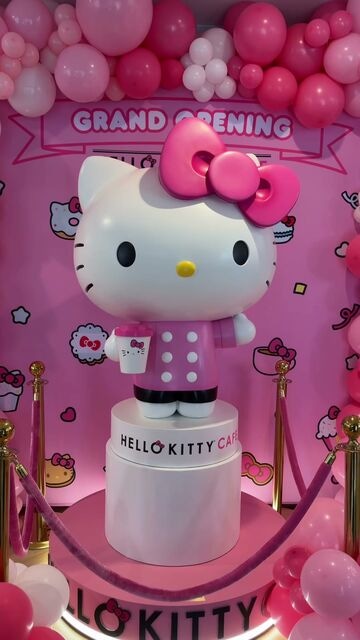 Hello Kitty Cafe Chicago in USA, photo 1 of 4